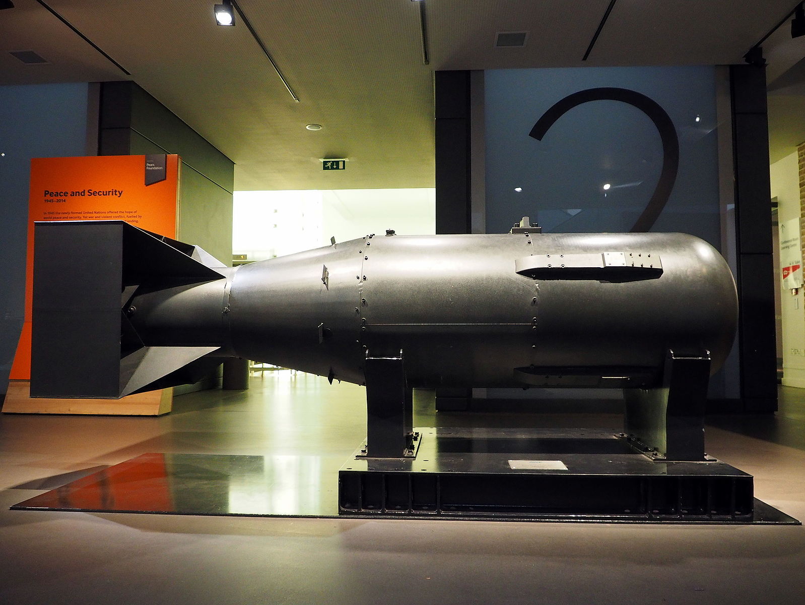 Spare_Little_Boy_atomic_bomb_casing_at_the_Imperial_War_Museum_in_London_in_November_2015