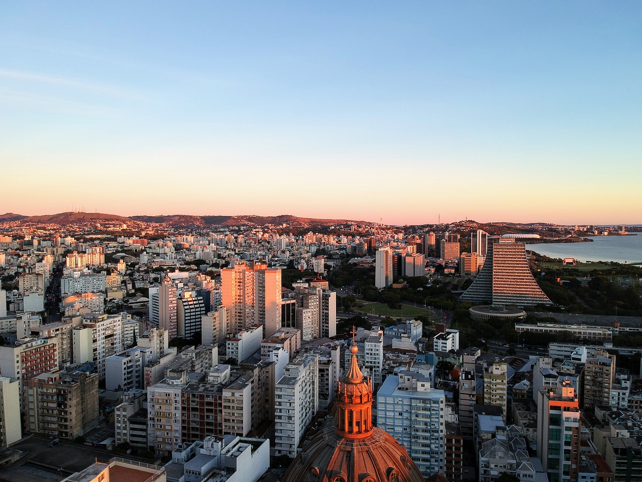 cityscape-6310980_1280