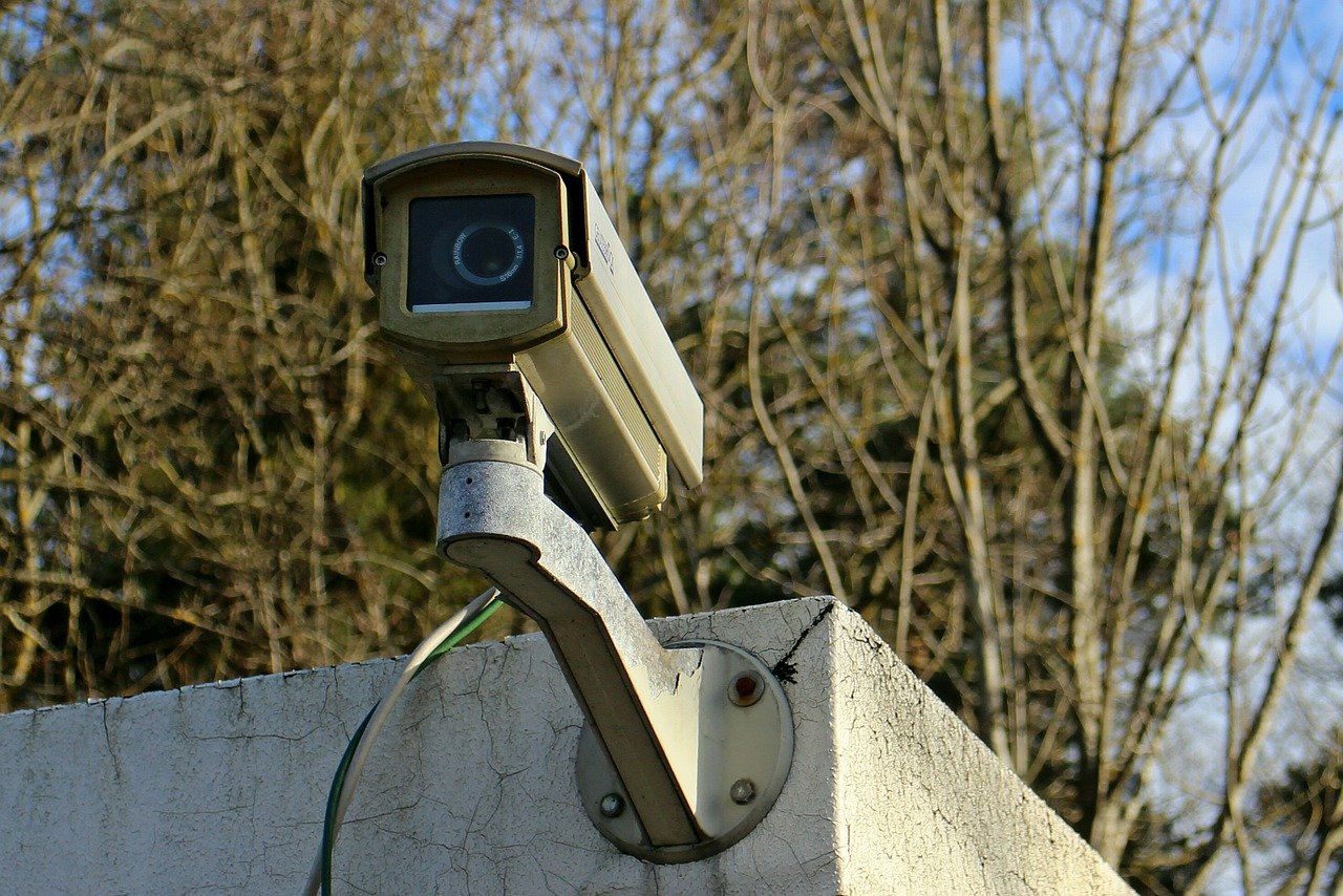 surveillance-camera-241725_1280