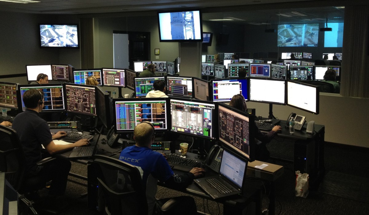 space_center_spacex_control_center_rocket_science_computers_controllers_cape_canaveral_cape_kennedy-893775.jpg!d