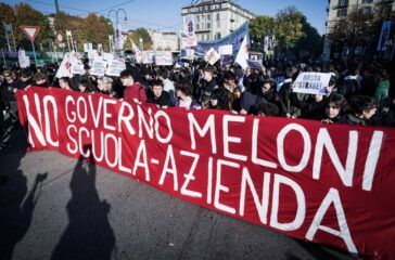 manifestazinoe_studenti_torino_ansa_1