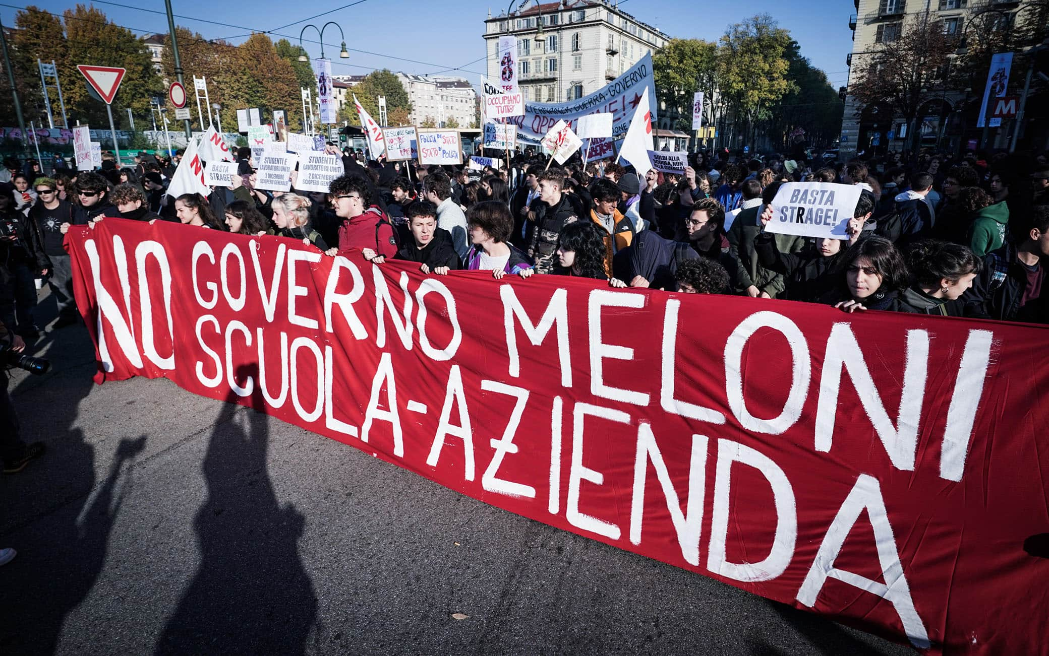 manifestazinoe_studenti_torino_ansa_1